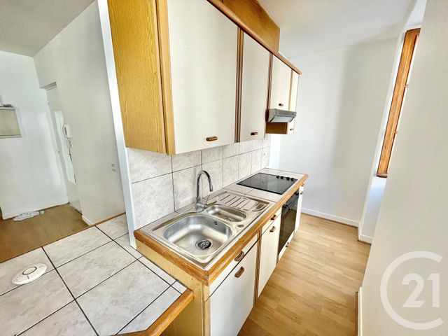 Appartement F3 à louer - 3 pièces - 65.0 m2 - RODEZ - 12 - MIDI-PYRENEES - Century 21 Foch Immobilier Appartement F3 à louer - 3 pièces - 65.0 m2 - RODEZ - 12 - MIDI-PYRENEES - Century 21 Foch Immobilier