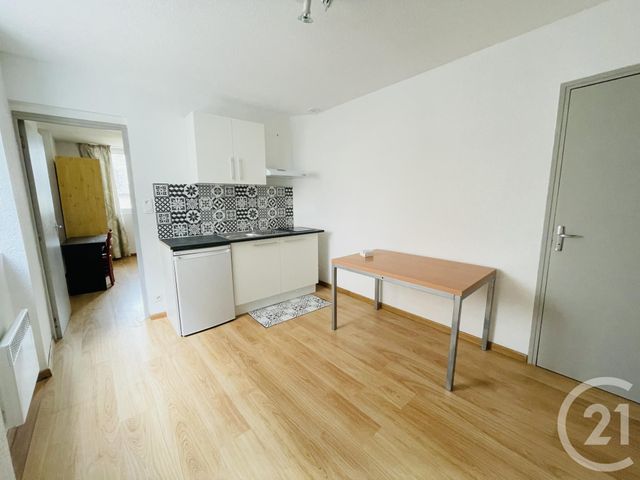 Appartement à louer - 2 pièces - 26.76 m2 - RODEZ - 12 - MIDI-PYRENEES - Century 21 Foch Immobilier Appartement à louer - 2 pièces - 26.76 m2 - RODEZ - 12 - MIDI-PYRENEES - Century 21 Foch Immobilier