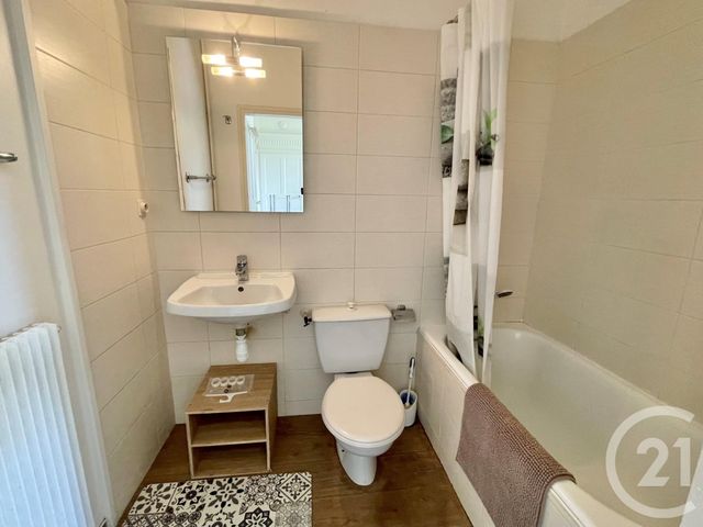 Appartement F1 à louer - 1 pièce - 25.0 m2 - RODEZ - 12 - MIDI-PYRENEES - Century 21 Foch Immobilier Appartement F1 à louer - 1 pièce - 25.0 m2 - RODEZ - 12 - MIDI-PYRENEES - Century 21 Foch Immobilier
