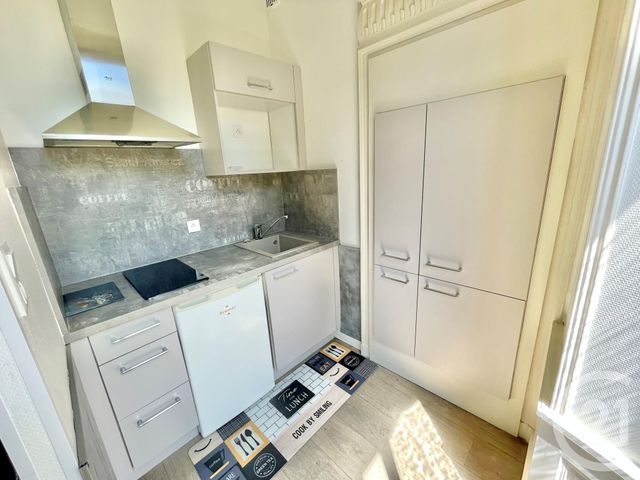 Appartement F1 à louer - 1 pièce - 25.0 m2 - RODEZ - 12 - MIDI-PYRENEES - Century 21 Foch Immobilier Appartement F1 à louer - 1 pièce - 25.0 m2 - RODEZ - 12 - MIDI-PYRENEES - Century 21 Foch Immobilier