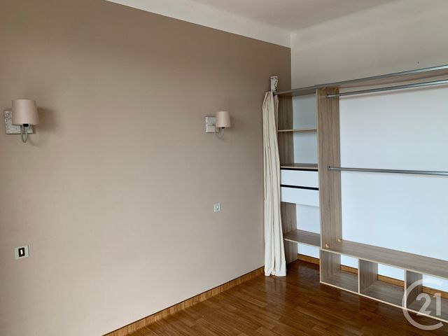 Appartement T2 à louer - 2 pièces - 52.71 m2 - RODEZ - 12 - MIDI-PYRENEES - Century 21 Foch Immobilier Appartement T2 à louer - 2 pièces - 52.71 m2 - RODEZ - 12 - MIDI-PYRENEES - Century 21 Foch Immobilier
