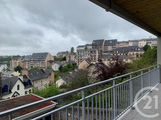 Appartement T2 à louer - 2 pièces - 52.71 m2 - RODEZ - 12 - MIDI-PYRENEES - Century 21 Foch Immobilier Appartement T2 à louer - 2 pièces - 52.71 m2 - RODEZ - 12 - MIDI-PYRENEES - Century 21 Foch Immobilier
