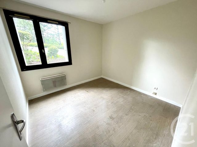 Appartement T3 à vendre - 3 pièces - 62.0 m2 - RODEZ - 12 - MIDI-PYRENEES - Century 21 Foch Immobilier Appartement T3 à vendre - 3 pièces - 62.0 m2 - RODEZ - 12 - MIDI-PYRENEES - Century 21 Foch Immobilier