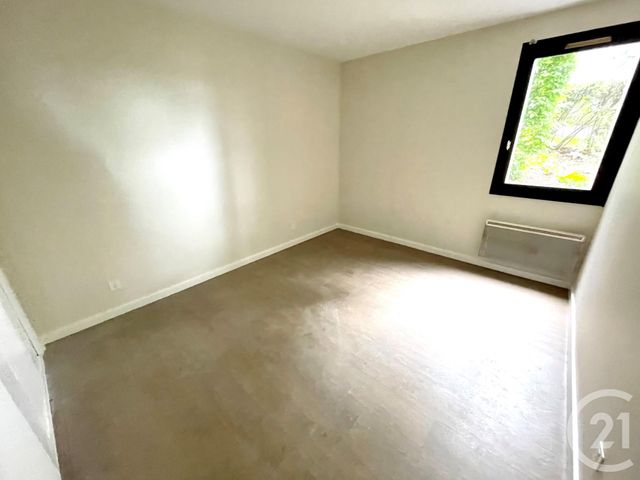 Appartement T3 à vendre - 3 pièces - 62.0 m2 - RODEZ - 12 - MIDI-PYRENEES - Century 21 Foch Immobilier Appartement T3 à vendre - 3 pièces - 62.0 m2 - RODEZ - 12 - MIDI-PYRENEES - Century 21 Foch Immobilier