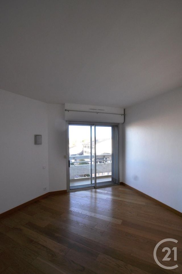 Appartement F3 à vendre - 3 pièces - 68.85 m2 - RODEZ - 12 - MIDI-PYRENEES - Century 21 Foch Immobilier Appartement F3 à vendre - 3 pièces - 68.85 m2 - RODEZ - 12 - MIDI-PYRENEES - Century 21 Foch Immobilier