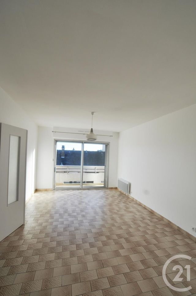 Appartement F3 à vendre - 3 pièces - 68.85 m2 - RODEZ - 12 - MIDI-PYRENEES - Century 21 Foch Immobilier Appartement F3 à vendre - 3 pièces - 68.85 m2 - RODEZ - 12 - MIDI-PYRENEES - Century 21 Foch Immobilier