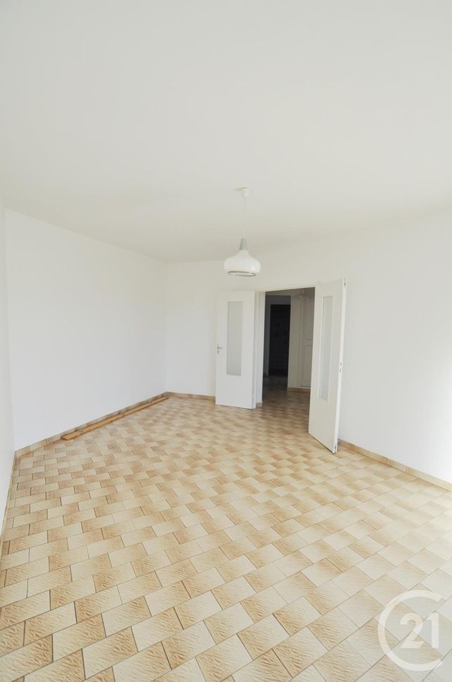 Appartement F3 à vendre - 3 pièces - 68.85 m2 - RODEZ - 12 - MIDI-PYRENEES - Century 21 Foch Immobilier Appartement F3 à vendre - 3 pièces - 68.85 m2 - RODEZ - 12 - MIDI-PYRENEES - Century 21 Foch Immobilier