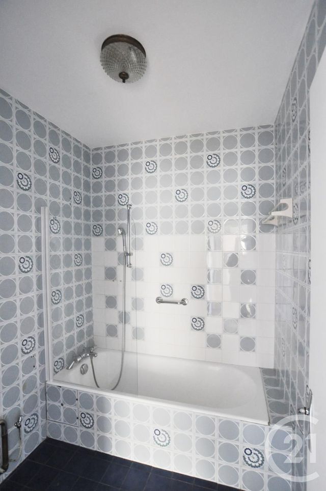 Appartement F3 à vendre - 3 pièces - 68.85 m2 - RODEZ - 12 - MIDI-PYRENEES - Century 21 Foch Immobilier Appartement F3 à vendre - 3 pièces - 68.85 m2 - RODEZ - 12 - MIDI-PYRENEES - Century 21 Foch Immobilier