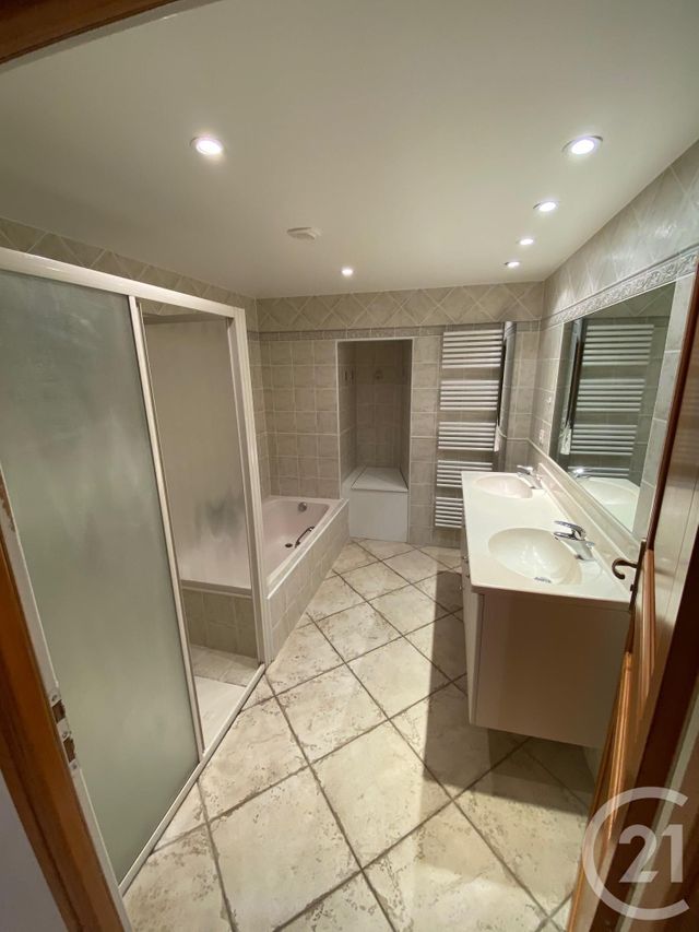 Appartement F2 à louer - 2 pièces - 65.0 m2 - RODEZ - 12 - MIDI-PYRENEES - Century 21 Foch Immobilier Appartement F2 à louer - 2 pièces - 65.0 m2 - RODEZ - 12 - MIDI-PYRENEES - Century 21 Foch Immobilier