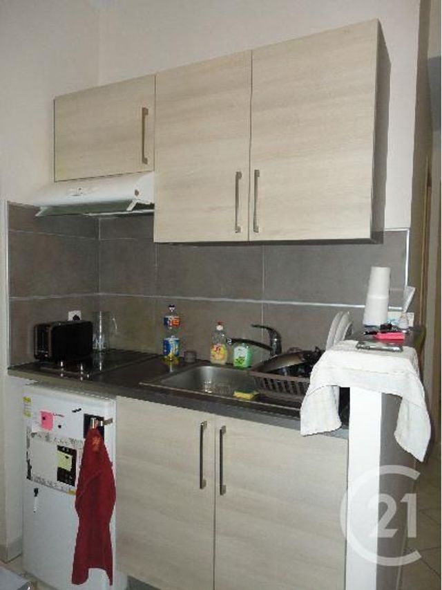 Appartement F2 à louer - 2 pièces - 30.81 m2 - RODEZ - 12 - MIDI-PYRENEES - Century 21 Foch Immobilier Appartement F2 à louer - 2 pièces - 30.81 m2 - RODEZ - 12 - MIDI-PYRENEES - Century 21 Foch Immobilier
