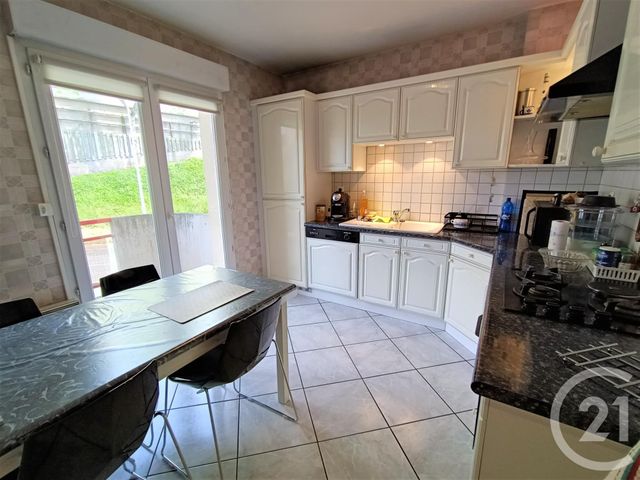 Afficher la photo en grand Appartement T3 à vendre - 3 pièces - 64.35 m2 - RODEZ - 12 - MIDI-PYRENEES - Century 21 Foch Immobilier
