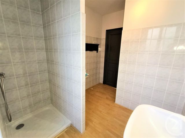 Appartement T3 à vendre - 3 pièces - 69.62 m2 - RODEZ - 12 - MIDI-PYRENEES - Century 21 Foch Immobilier Appartement T3 à vendre - 3 pièces - 69.62 m2 - RODEZ - 12 - MIDI-PYRENEES - Century 21 Foch Immobilier