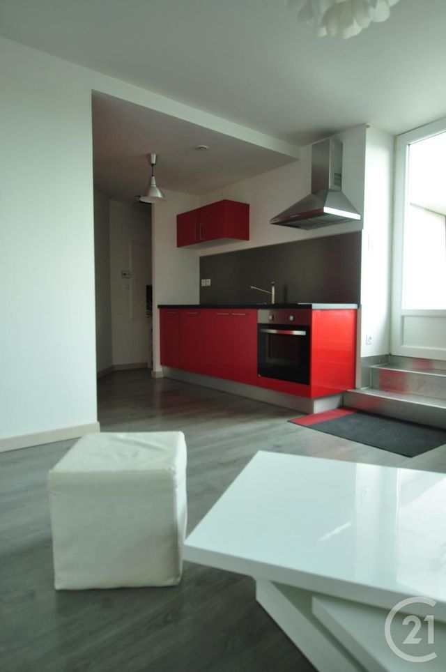 Appartement F2 à louer - 2 pièces - 32.08 m2 - RODEZ - 12 - MIDI-PYRENEES - Century 21 Foch Immobilier Appartement F2 à louer - 2 pièces - 32.08 m2 - RODEZ - 12 - MIDI-PYRENEES - Century 21 Foch Immobilier