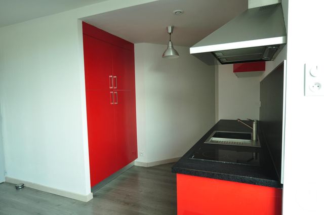 Appartement F2 à louer - 2 pièces - 32.08 m2 - RODEZ - 12 - MIDI-PYRENEES - Century 21 Foch Immobilier Appartement F2 à louer - 2 pièces - 32.08 m2 - RODEZ - 12 - MIDI-PYRENEES - Century 21 Foch Immobilier