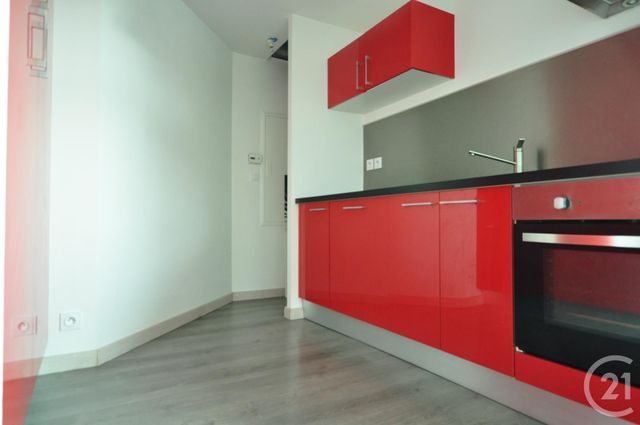 Appartement F2 à louer - 2 pièces - 32.08 m2 - RODEZ - 12 - MIDI-PYRENEES - Century 21 Foch Immobilier Appartement F2 à louer - 2 pièces - 32.08 m2 - RODEZ - 12 - MIDI-PYRENEES - Century 21 Foch Immobilier