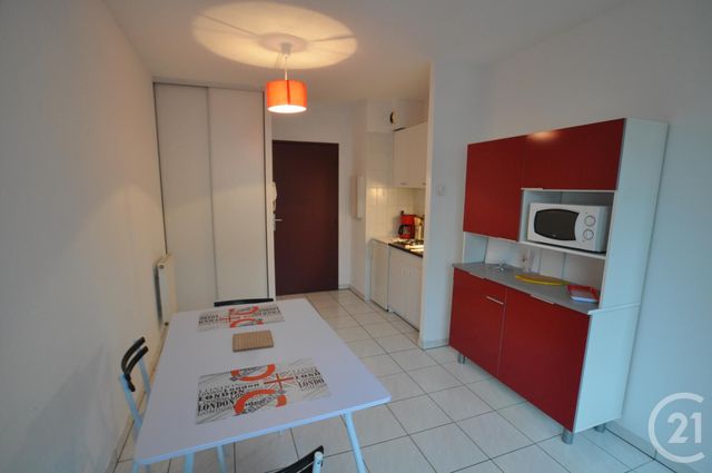 Appartement F1 à louer - 1 pièce - 27.35 m2 - RODEZ - 12 - MIDI-PYRENEES - Century 21 Foch Immobilier Appartement F1 à louer - 1 pièce - 27.35 m2 - RODEZ - 12 - MIDI-PYRENEES - Century 21 Foch Immobilier