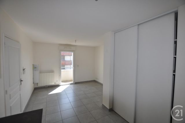 Appartement F2 à louer - 2 pièces - 35.54 m2 - RODEZ - 12 - MIDI-PYRENEES - Century 21 Foch Immobilier Appartement F2 à louer - 2 pièces - 35.54 m2 - RODEZ - 12 - MIDI-PYRENEES - Century 21 Foch Immobilier