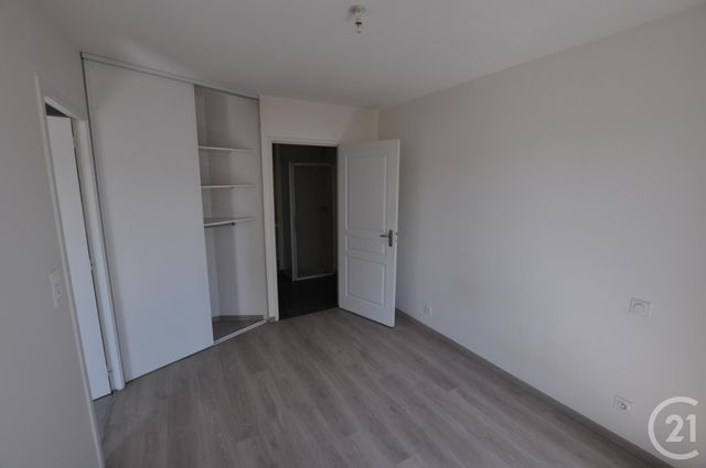 Appartement F2 à louer - 2 pièces - 35.54 m2 - RODEZ - 12 - MIDI-PYRENEES - Century 21 Foch Immobilier Appartement F2 à louer - 2 pièces - 35.54 m2 - RODEZ - 12 - MIDI-PYRENEES - Century 21 Foch Immobilier