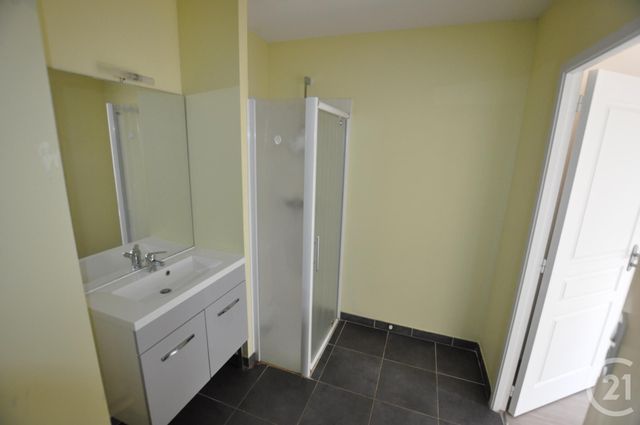 Appartement F2 à louer - 2 pièces - 35.54 m2 - RODEZ - 12 - MIDI-PYRENEES - Century 21 Foch Immobilier Appartement F2 à louer - 2 pièces - 35.54 m2 - RODEZ - 12 - MIDI-PYRENEES - Century 21 Foch Immobilier