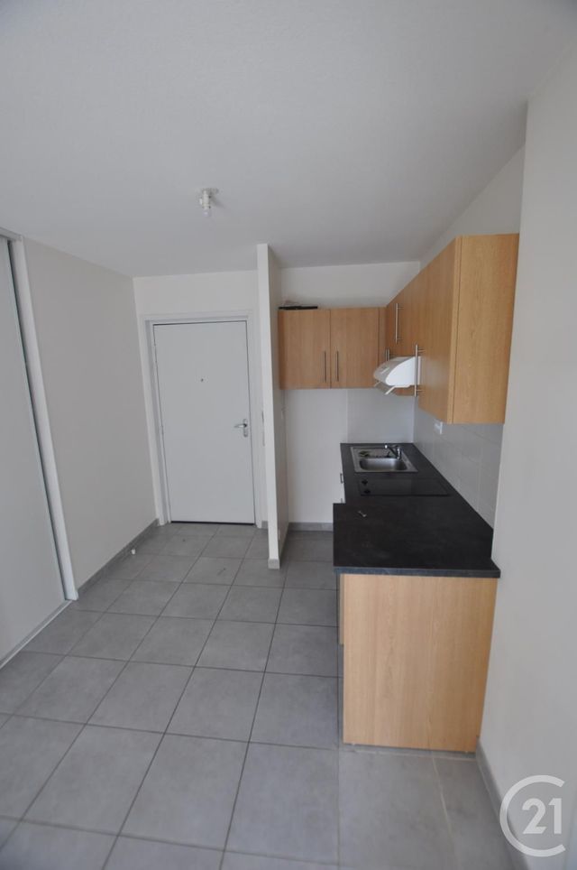 Appartement F2 à louer - 2 pièces - 35.54 m2 - RODEZ - 12 - MIDI-PYRENEES - Century 21 Foch Immobilier Appartement F2 à louer - 2 pièces - 35.54 m2 - RODEZ - 12 - MIDI-PYRENEES - Century 21 Foch Immobilier