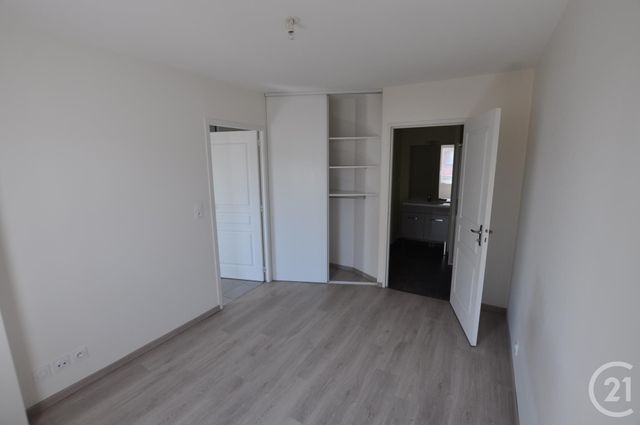 Appartement F2 à louer - 2 pièces - 35.54 m2 - RODEZ - 12 - MIDI-PYRENEES - Century 21 Foch Immobilier Appartement F2 à louer - 2 pièces - 35.54 m2 - RODEZ - 12 - MIDI-PYRENEES - Century 21 Foch Immobilier