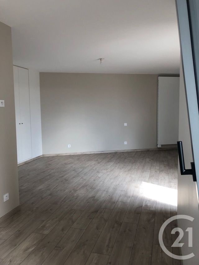 Afficher la photo en grand Appartement F1 à vendre - 1 pièce - 33.08 m2 - RODEZ - 12 - MIDI-PYRENEES - Century 21 Foch Immobilier