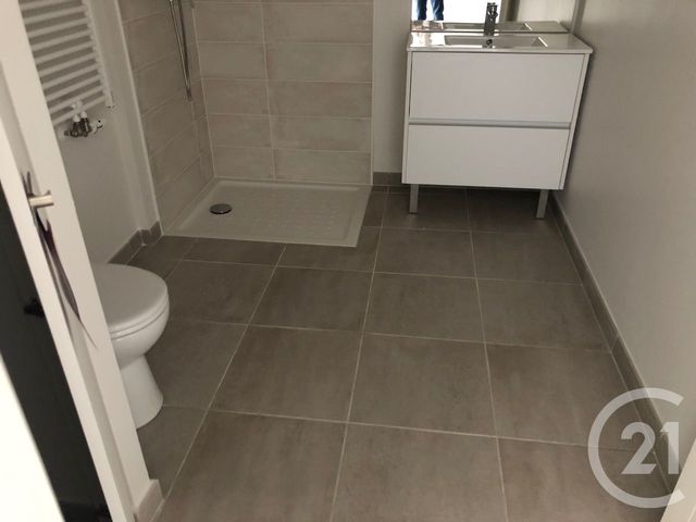 Afficher la photo en grand Appartement F1 à vendre - 1 pièce - 33.08 m2 - RODEZ - 12 - MIDI-PYRENEES - Century 21 Foch Immobilier