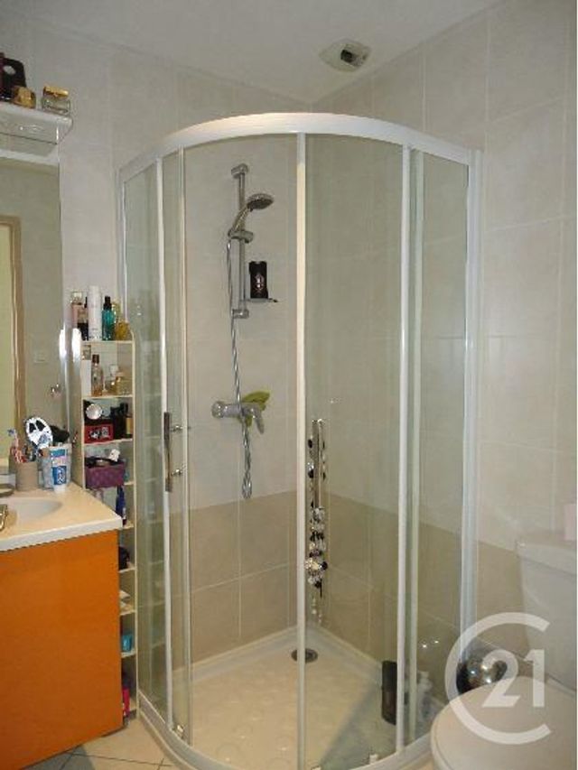 Appartement F2 à louer - 2 pièces - 30.81 m2 - RODEZ - 12 - MIDI-PYRENEES - Century 21 Foch Immobilier Appartement F2 à louer - 2 pièces - 30.81 m2 - RODEZ - 12 - MIDI-PYRENEES - Century 21 Foch Immobilier