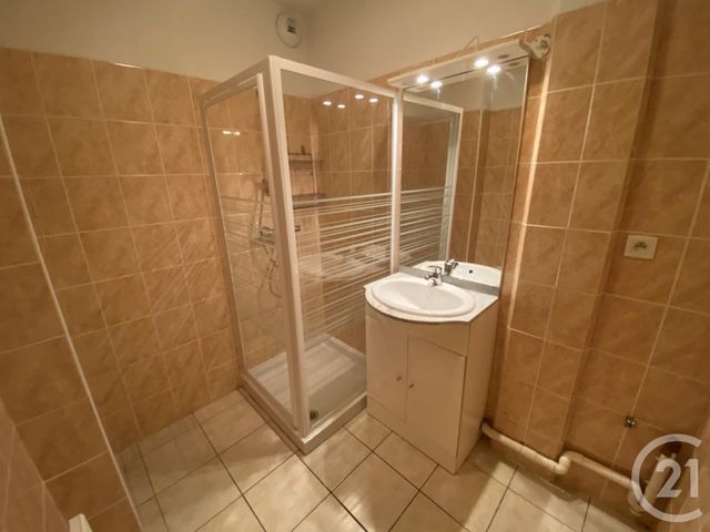 Afficher la photo en grand appartement à louer - 2 pièces - 41.3 m2 - MARCILLAC VALLON - 12 - MIDI-PYRENEES - Century 21 Foch Immobilier