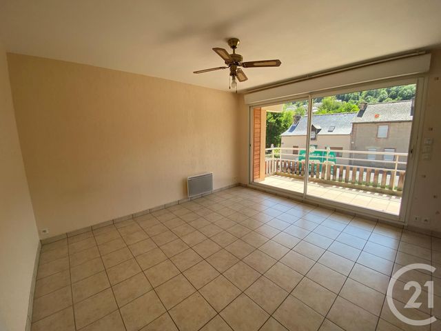 Afficher la photo en grand appartement à louer - 2 pièces - 41.3 m2 - MARCILLAC VALLON - 12 - MIDI-PYRENEES - Century 21 Foch Immobilier