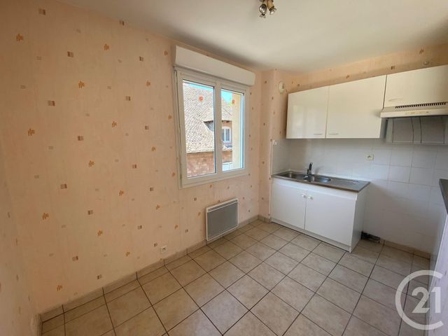 Afficher la photo en grand appartement à louer - 2 pièces - 41.3 m2 - MARCILLAC VALLON - 12 - MIDI-PYRENEES - Century 21 Foch Immobilier