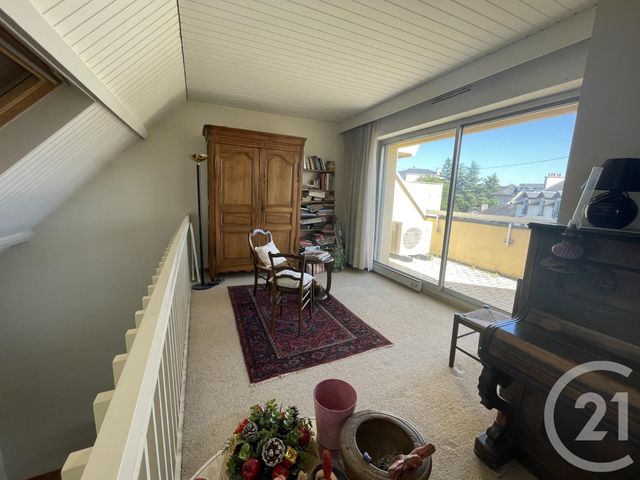 Afficher la photo en grand Appartement à vendre - 9 pièces - 158.0 m2 - RODEZ - 12 - MIDI-PYRENEES - Century 21 Foch Immobilier