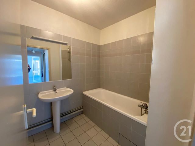 Afficher la photo en grand Appartement F2 à louer - 2 pièces - 52.18 m2 - RODEZ - 12 - MIDI-PYRENEES - Century 21 Foch Immobilier