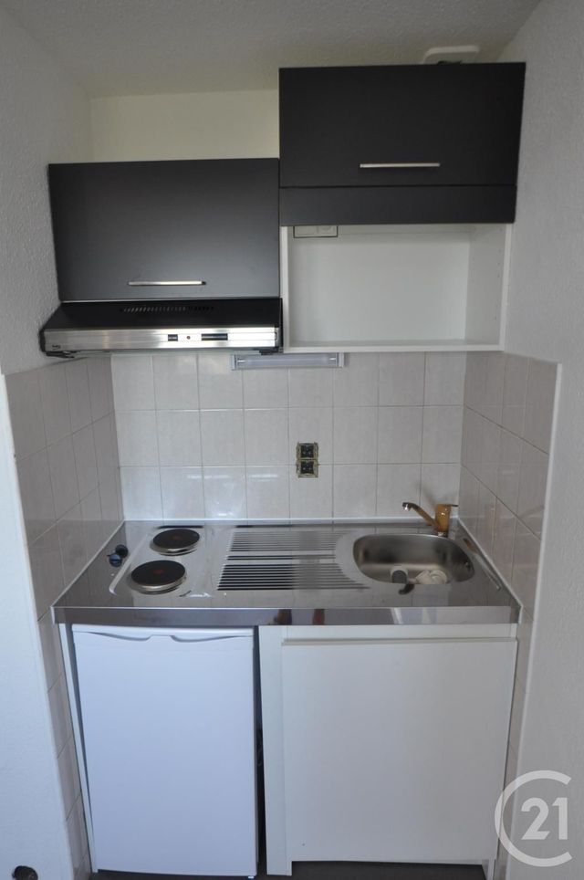 Afficher la photo en grand Appartement F1 à louer - 1 pièce - 19.0 m2 - RODEZ - 12 - MIDI-PYRENEES - Century 21 Foch Immobilier