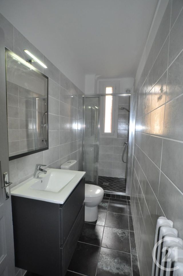 Afficher la photo en grand Studio à louer - 1 pièce - 25.0 m2 - RODEZ - 12 - MIDI-PYRENEES - Century 21 Foch Immobilier