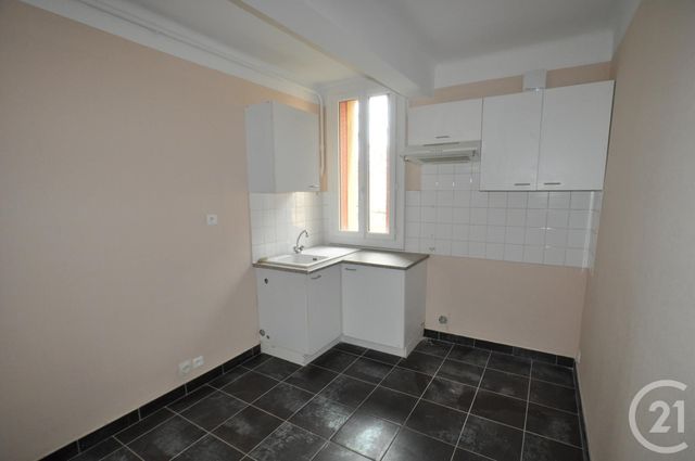 Afficher la photo en grand Studio à louer - 1 pièce - 25.0 m2 - RODEZ - 12 - MIDI-PYRENEES - Century 21 Foch Immobilier