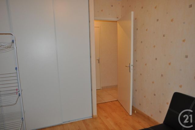 Afficher la photo en grand Appartement F3 à louer - 3 pièces - 66.85 m2 - ST CHRISTOPHE VALLON - 12 - MIDI-PYRENEES - Century 21 Foch Immobilier