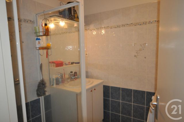 Afficher la photo en grand Appartement F3 à louer - 3 pièces - 66.85 m2 - ST CHRISTOPHE VALLON - 12 - MIDI-PYRENEES - Century 21 Foch Immobilier