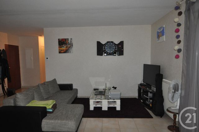 Afficher la photo en grand Appartement F3 à louer - 3 pièces - 66.85 m2 - ST CHRISTOPHE VALLON - 12 - MIDI-PYRENEES - Century 21 Foch Immobilier