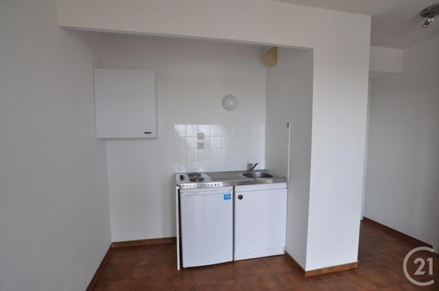 Afficher la photo en grand Appartement à louer - 2 pièces - 28.47 m2 - RODEZ - 12 - MIDI-PYRENEES - Century 21 Foch Immobilier