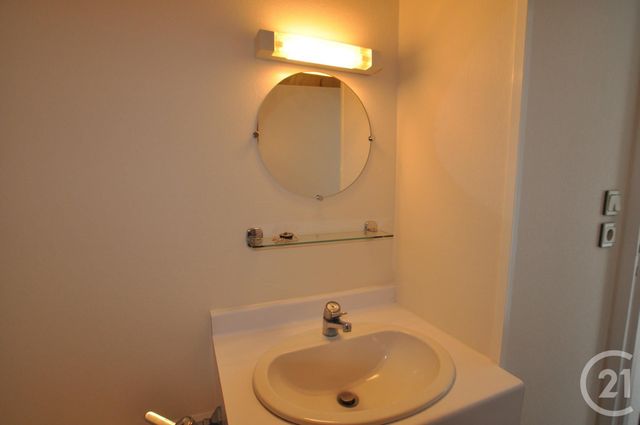 Afficher la photo en grand Appartement à louer - 2 pièces - 28.47 m2 - RODEZ - 12 - MIDI-PYRENEES - Century 21 Foch Immobilier