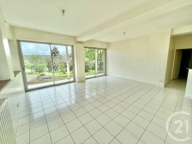 Afficher la photo en grand Appartement T3 à louer - 3 pièces - 91.16 m2 - RODEZ - 12 - MIDI-PYRENEES - Century 21 Foch Immobilier