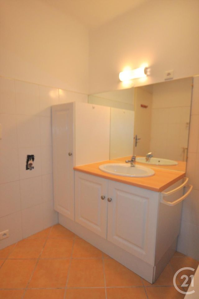 Afficher la photo en grand Appartement T4 à louer - 4 pièces - 94.92 m2 - LE MONASTERE - 12 - MIDI-PYRENEES - Century 21 Foch Immobilier