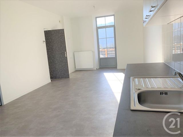 Afficher la photo en grand Appartement F4 à louer - 4 pièces - 106.79 m2 - NAUVIALE - 12 - MIDI-PYRENEES - Century 21 Foch Immobilier