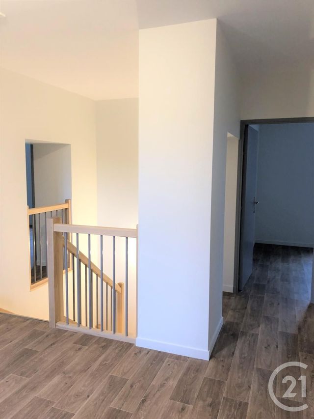 Afficher la photo en grand Appartement F4 à louer - 4 pièces - 106.79 m2 - NAUVIALE - 12 - MIDI-PYRENEES - Century 21 Foch Immobilier