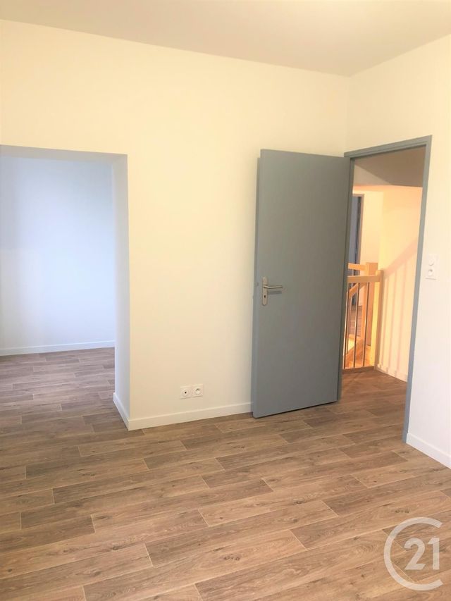 Afficher la photo en grand Appartement F4 à louer - 4 pièces - 106.79 m2 - NAUVIALE - 12 - MIDI-PYRENEES - Century 21 Foch Immobilier