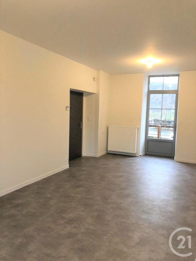 Afficher la photo en grand Appartement F4 à louer - 4 pièces - 106.79 m2 - NAUVIALE - 12 - MIDI-PYRENEES - Century 21 Foch Immobilier