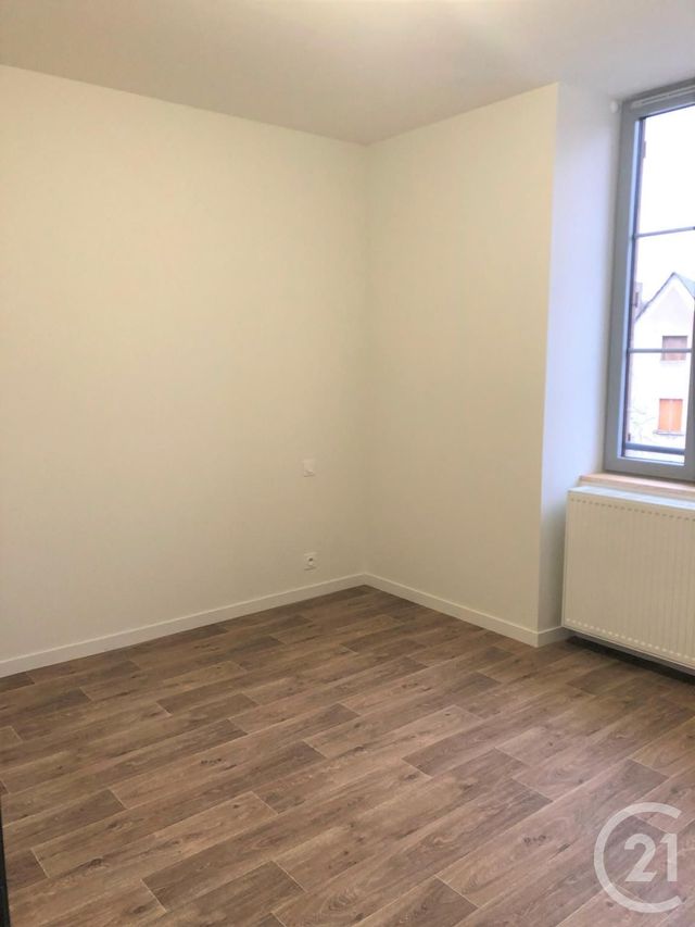 Afficher la photo en grand Appartement F4 à louer - 4 pièces - 106.79 m2 - NAUVIALE - 12 - MIDI-PYRENEES - Century 21 Foch Immobilier