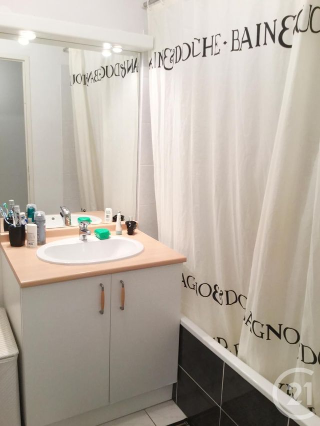 Afficher la photo en grand Appartement F2 à louer - 2 pièces - 44.92 m2 - RODEZ - 12 - MIDI-PYRENEES - Century 21 Foch Immobilier