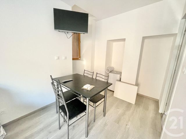 Studio à louer - 1 pièce - 17.67 m2 - ST CHRISTOPHE VALLON - 12 - MIDI-PYRENEES - Century 21 Foch Immobilier